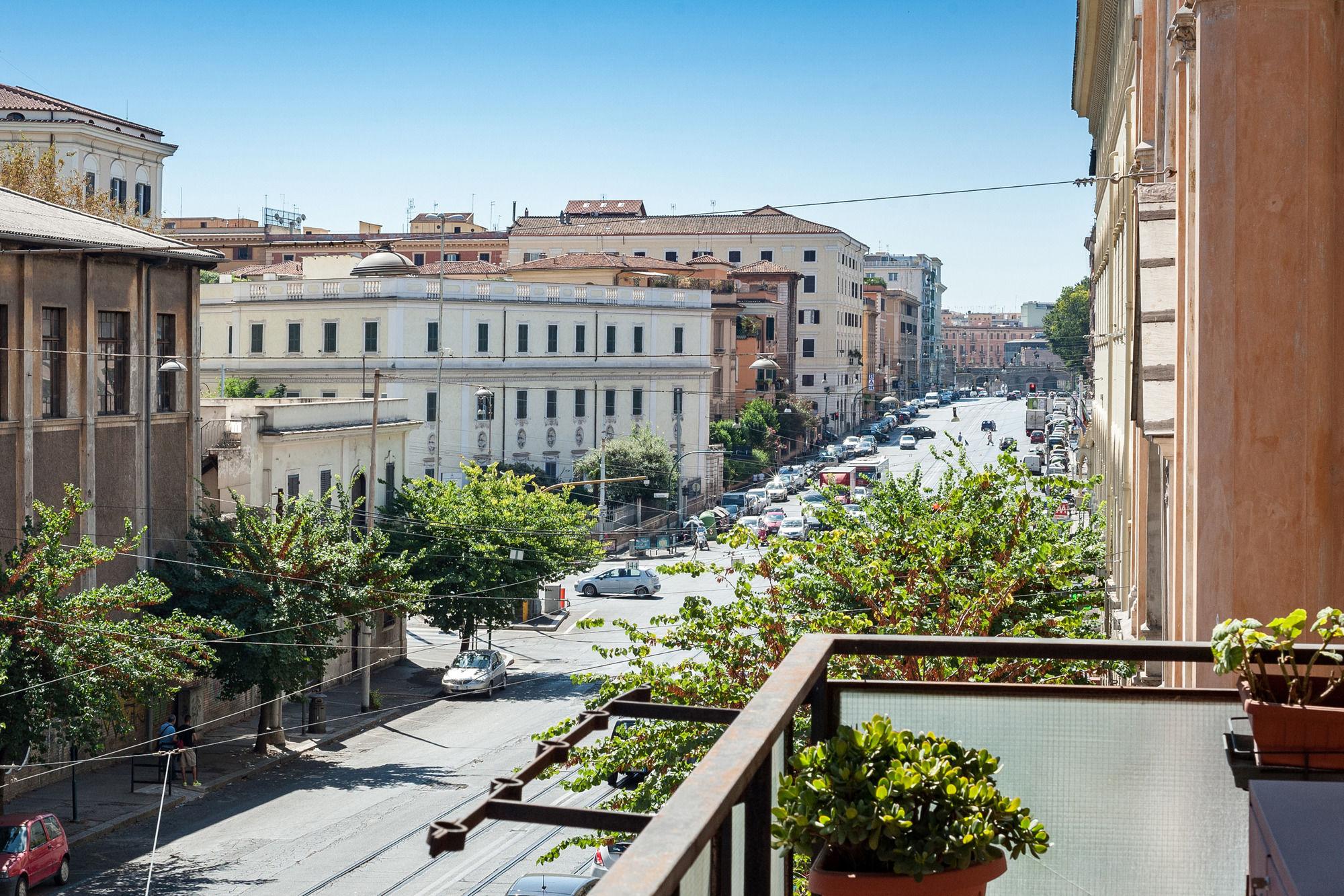 Hosting Flats Guesthouse Rome Exterior photo